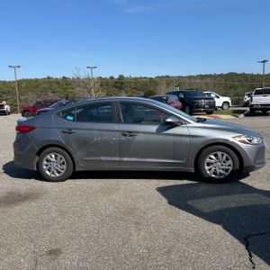 HYUNDAI ELANTRA SE - 10