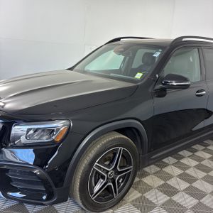 MERCEDES-BENZ GLB - 2