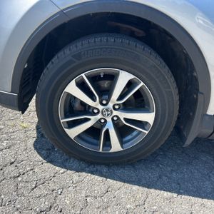 2017 Toyota RAV4 XLE 缩略图 16