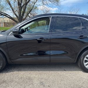 FORD ESCAPE HYBRID SE - 4