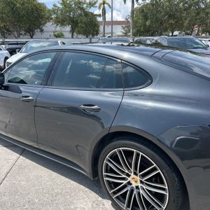 صورة 6 لـ 2020 Porsche PANAMERA 4
