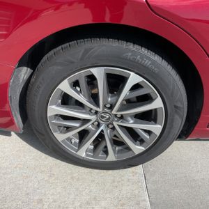 صورة مصغرة 19 لـ 2022 Lexus ES 350 BASE