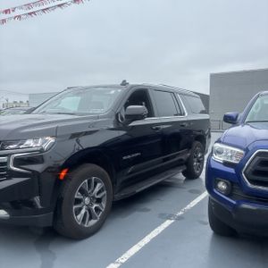 CHEVROLET SUBURBAN LT - 2