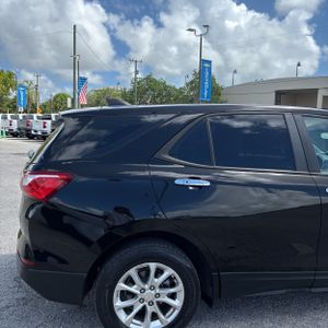 Chevrolet Equinox LS - 9