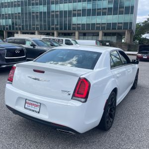 CHRYSLER 300 S - 8
