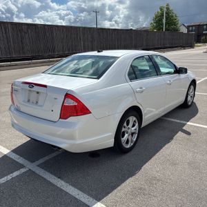 FORD FUSION SE - 8