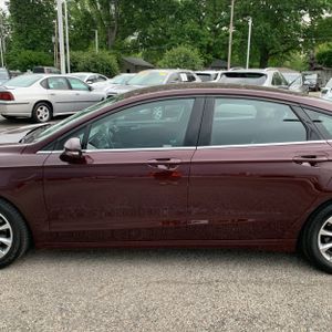 FORD FUSION SE - 4