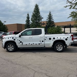 2021 Chevrolet SILVERADO 1500 LT 照片 3