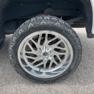 2020 Chevrolet SILVERADO 1500 LT — миниатюра 18