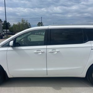 KIA SEDONA EX - 4