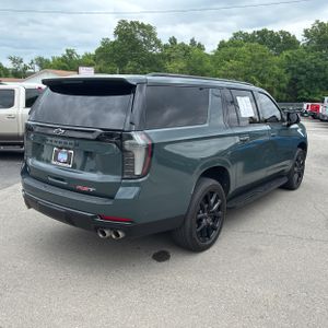 CHEVROLET SUBURBAN RST - 8