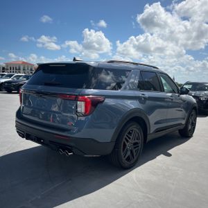 FORD EXPLORER ST - 8