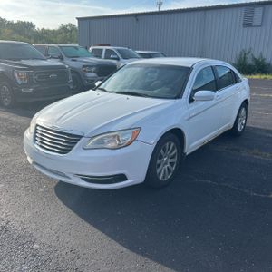 2011 Chrysler 200 TOURING photo 1