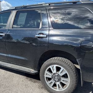 2010 Toyota SEQUOIA PLATINUM photo 6