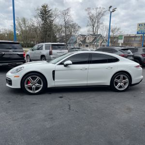 PORSCHE PANAMERA - 3