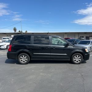 CHRYSLER TOWN & COUNTRY TOURING - 10