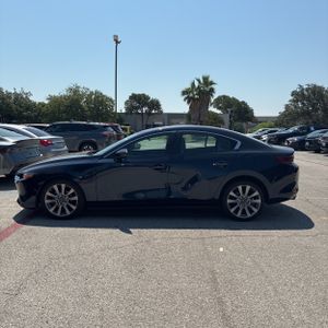 2021 Mazda MAZDA3 SEDAN PREFERRED photo 3