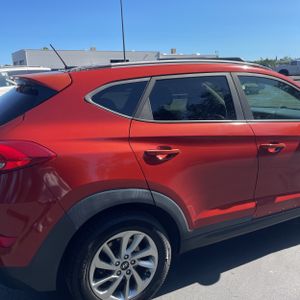 HYUNDAI TUCSON SE - 9