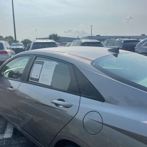 صورة 6 لـ 2024 Hyundai ELANTRA SE