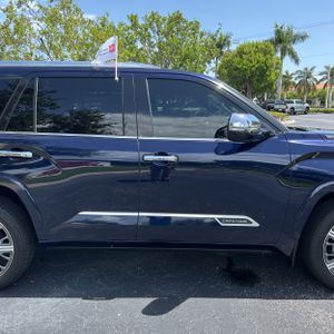2023 Toyota SEQUOIA CAPSTONE — миниатюра 11