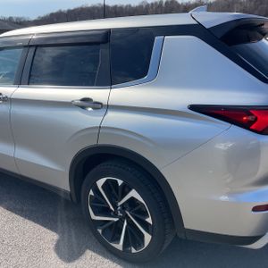 MITSUBISHI OUTLANDER SE 2.5 S-AWC - 6