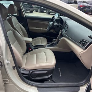 صورة مصغرة 33 لـ 2017 Hyundai ELANTRA LIMITED