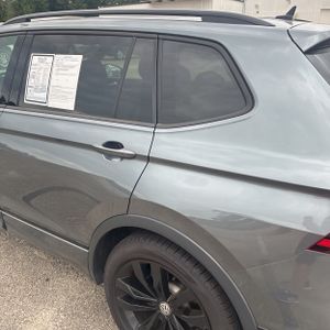 VOLKSWAGEN TIGUAN SE R-LINE BLACK - 6