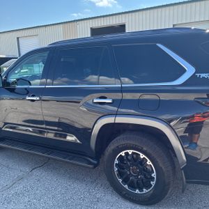 صورة 6 لـ 2023 Toyota SEQUOIA LIMITED