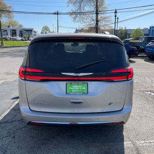 CHRYSLER PACIFICA HYBRID TOURING L - 7