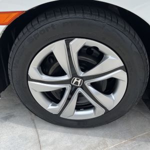 2018 Honda CIVIC LX — миниатюра 17