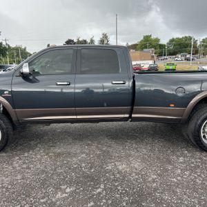 2017 RAM 3500 LARAMIE photo 4