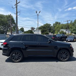2018 JEEP GRAND CHEROKEE HIGH ALTITUDE — фото 10