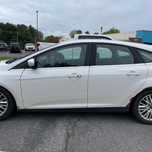 FORD FOCUS TITANIUM - 4