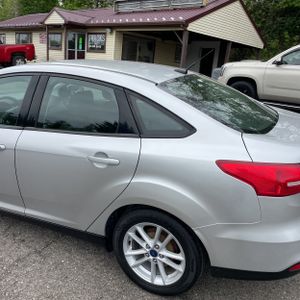 FORD FOCUS SE - 6