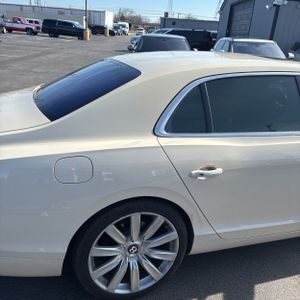 Bentley Flying Spur V8 - 9