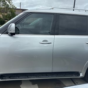 2019 Infiniti QX80 LUXE — фото 4