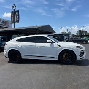 2022 Lamborghini URUS BASE 照片 10