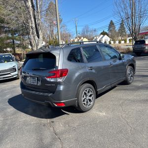 SUBARU FORESTER PREMIUM - 8