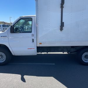 FORD E-350 CUTAWAY - 4