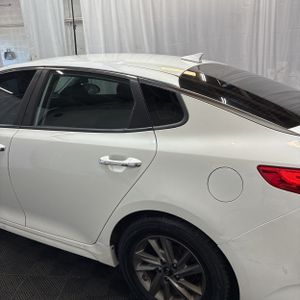 صورة 6 لـ 2020 KIA OPTIMA LX
