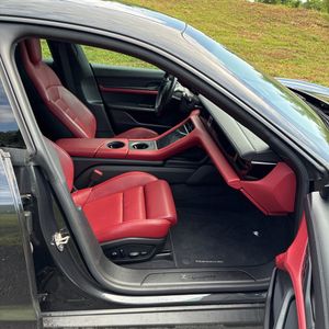 صورة مصغرة 32 لـ 2021 Porsche TAYCAN BASE