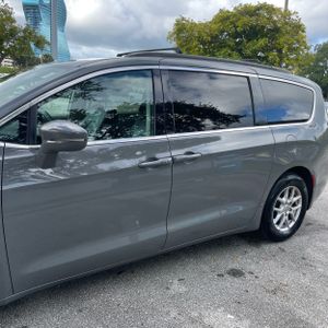 2022 Chrysler PACIFICA TOURING L photo 4