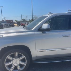 CADILLAC ESCALADE LUXURY - 2