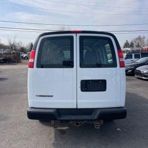 CHEVROLET EXPRESS 2500 - 7