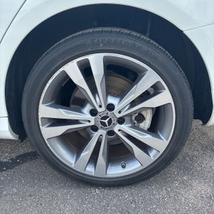 2019 Mercedes-BENZ C-CLASS thumbnail 18