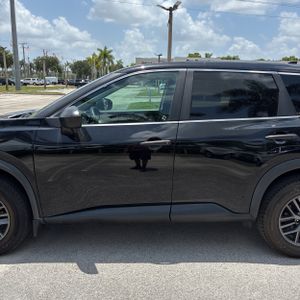 2023 Nissan ROGUE S — фото 4