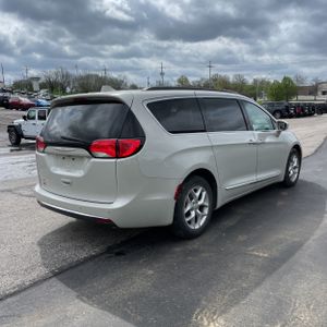 CHRYSLER PACIFICA TOURING-L - 7