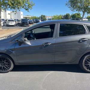 FORD FIESTA SE - 4