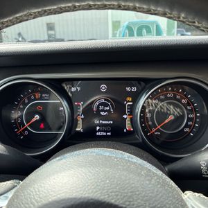 2018 JEEP WRANGLER UNLIMITED SAHARA — миниатюра 39