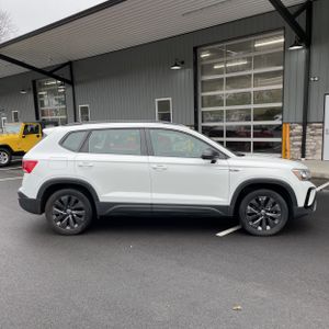 VOLKSWAGEN TAOS S 4MOTION - 10